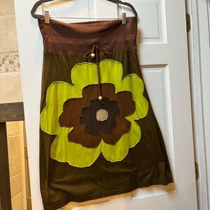 Funky appliqué skirt
